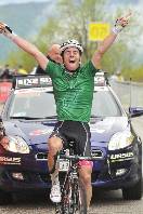 Jan Polanc domina il Matajur e conquista tappa e maglia bianca